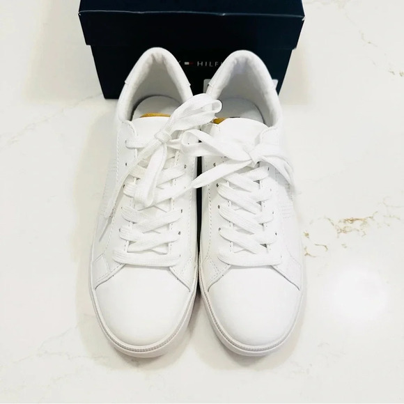 Tommy Hilfiger Aydea Sneakers | 7.5 - Picture 4 of 8